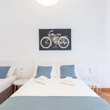 Hostly - Michelangelo Midtown-center Of Apartament *