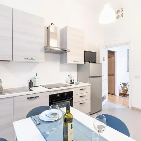 Hostly - Michelangelo Midtown-center Of Apartament