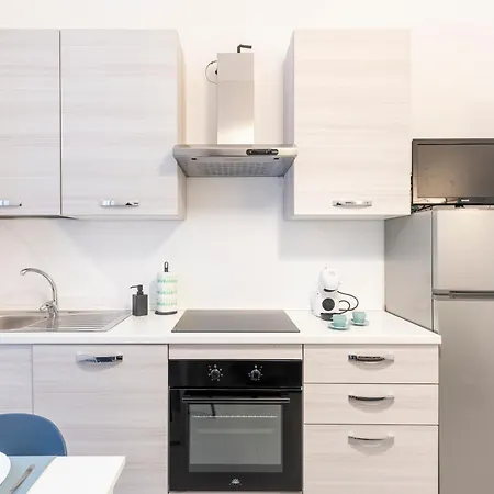 Hostly - Michelangelo Midtown-center Of * Rzym