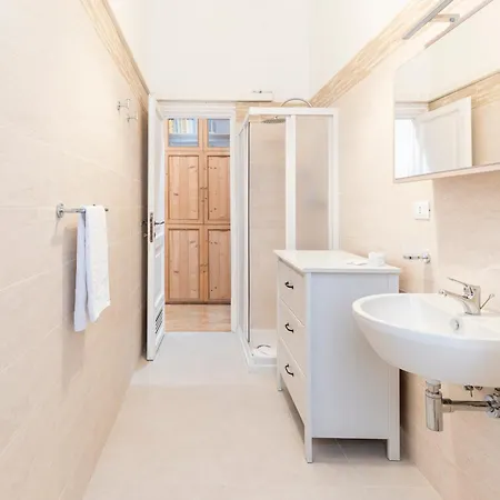 Apartman Hostly - Michelangelo Midtown-center Of *